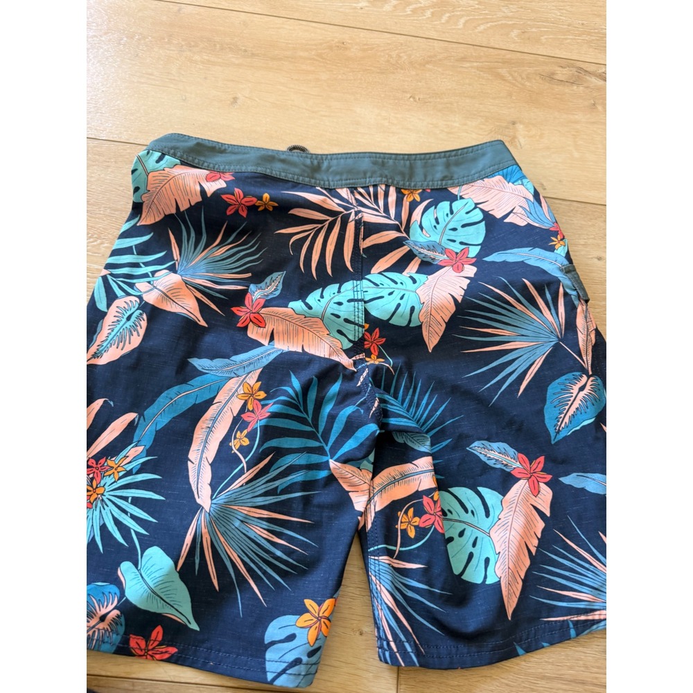 Rip Curl Boys Navy Blue Tropical Floral Board Shorts Swim Trunks Size 14 NWT - Picture 3 of 3